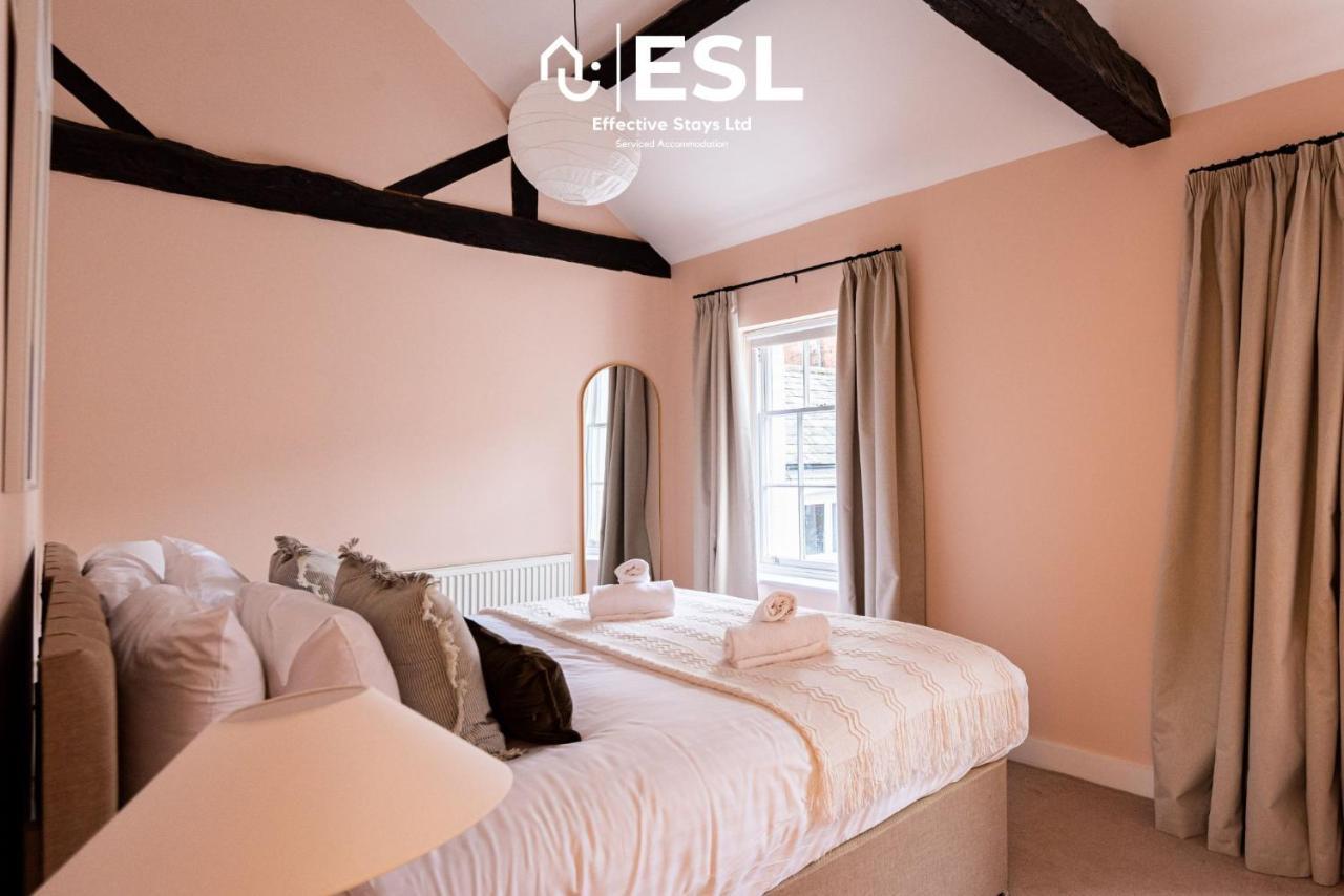 Elegant Apartment On Historic Cobbled High St Shrewsbury Town Centre Exterior foto
